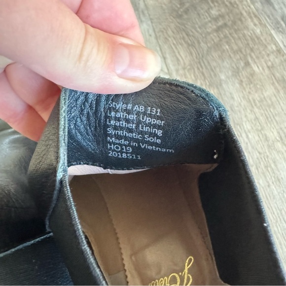 J. Crew Black Leather Chelsea Boots with Contrast Stitching - Picture 4 of 9